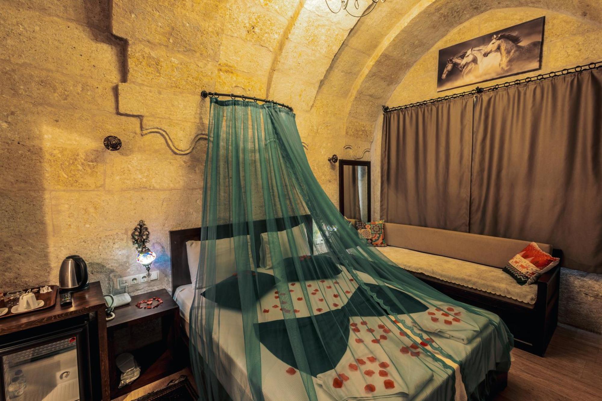 Tafana Cave & Stone Lodge อูร์กุบ ภายนอก รูปภาพ